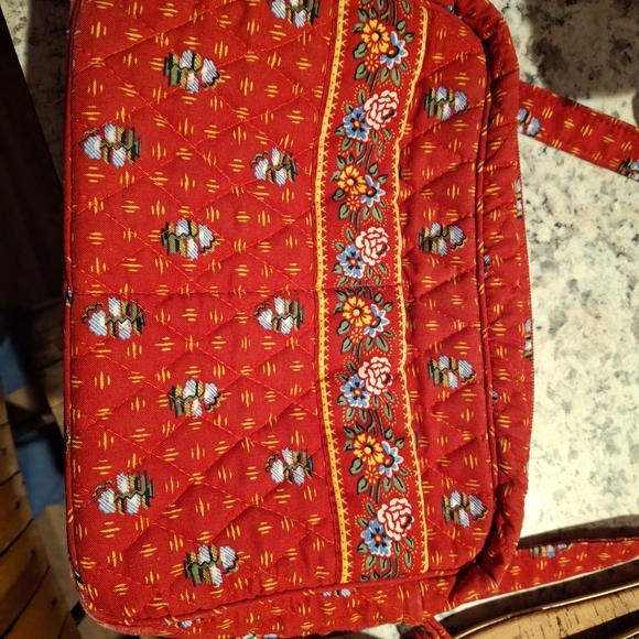 Vera Bradley Red Quilted Crossbody Bag - Picture 3 of 3